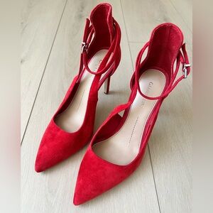 Gianni Bini Suede Pumps Heels Red Women’s Size 8 Date Night Pointed Ankle Strap
